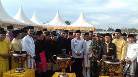 Bupati Rohul Buka Acara Bolimau di Dua Lokasi, Dimeriahkan Pacu Sampan dan Lepas Ratusan Itik